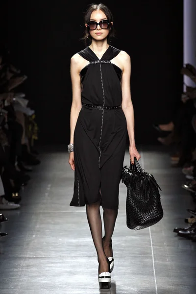 Look 16